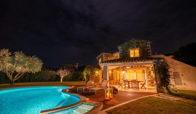 Villa Ulivo - Lusso e riservatezza per la tua vacanza in Sardegna a 500 mt dal mare