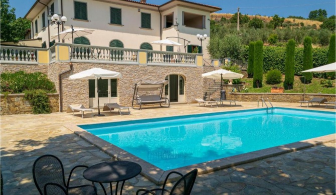 Amazing home in Castiglion Fiorentino with 4 Bedrooms, WiFi and Private swimming pool