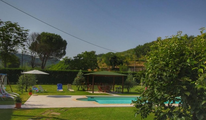 Spacious Farmhouse in Castiglion Fiorentino with Pool