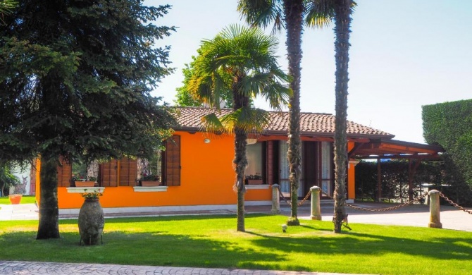 La Brigata Apartments Orange House