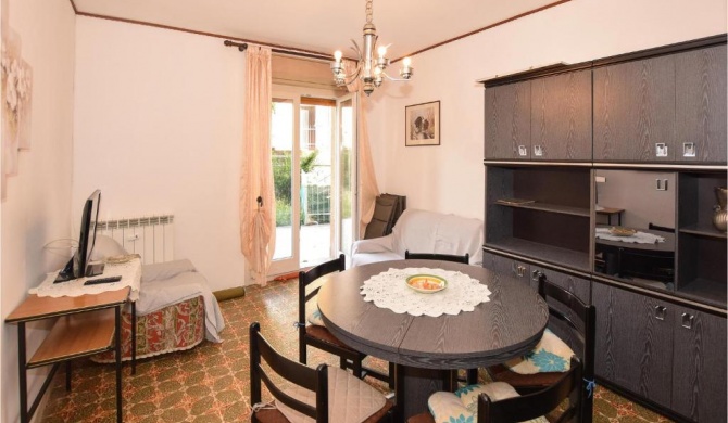 Amazing apartment in Chatillon with WiFi and 2 Bedrooms