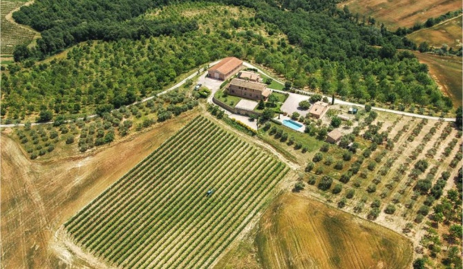 Nice home in Chianciano Terme with WiFi, Private swimming pool and Outdoor swimming pool
