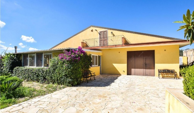 Awesome home in Chiaramonte Gulfi with WiFi and 2 Bedrooms