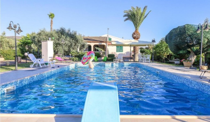 Stunning home in Chiaramonte Gulfi with Outdoor swimming pool, WiFi and Private swimming pool