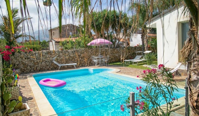 villa Manzella piscina privata