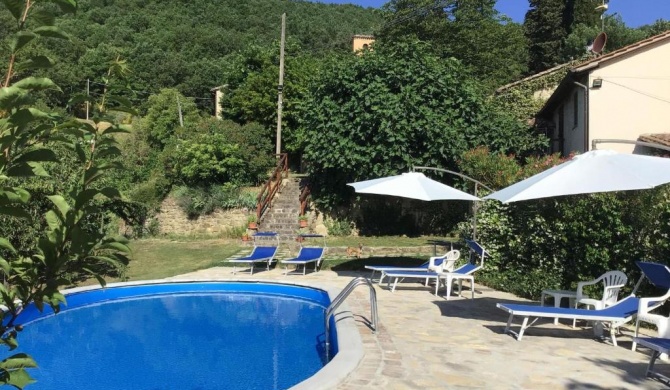 Quaint holiday home in Città di Castello with private pool