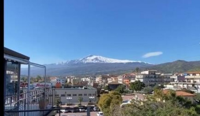 Lovely 1 bedroom with great views of Mt. Etna and Taormina