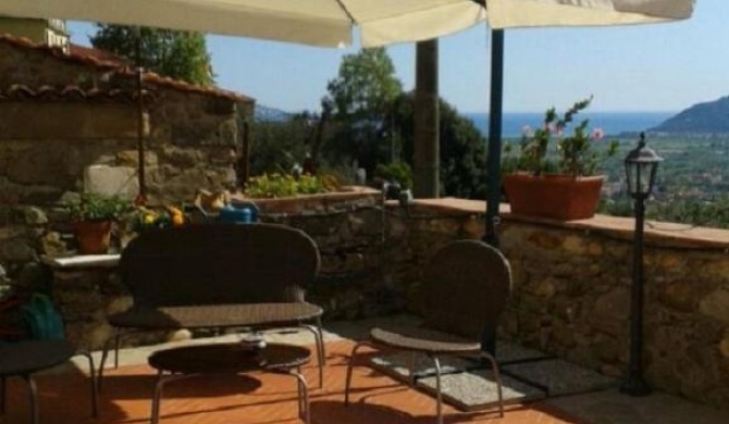 Lunigiana - Schöne Wohnung mit großer Terrasse und Meer mit Blick auf Garten